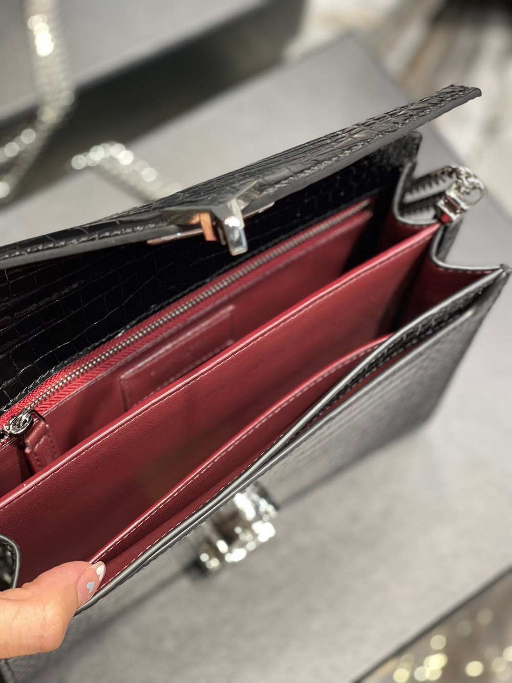 YSL Cassandra Medium 22 cm