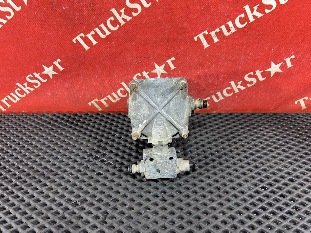 Клапан ускорительный