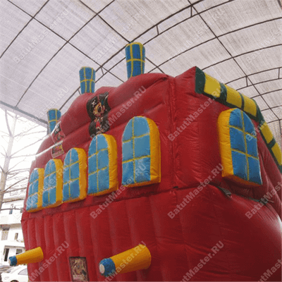 Большой надувной батут-горка "Корабль флибустьеров" 12*8*6 м