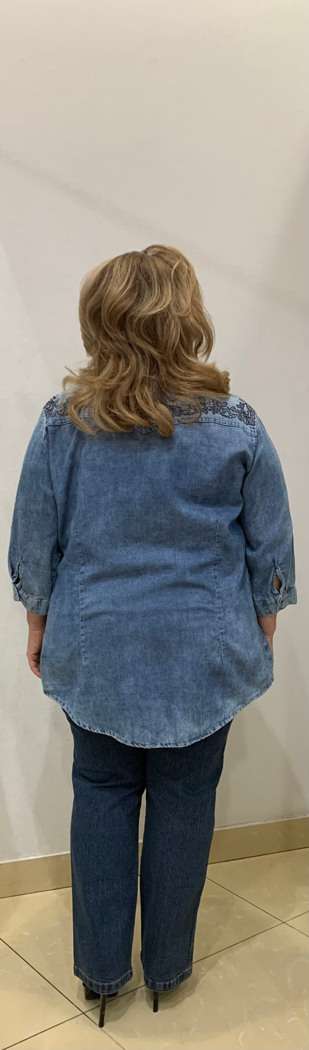 Джинсовая тонкая рубашка