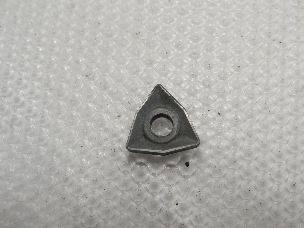 Пластина сменная для резца ломанный треугольник Т15К6
