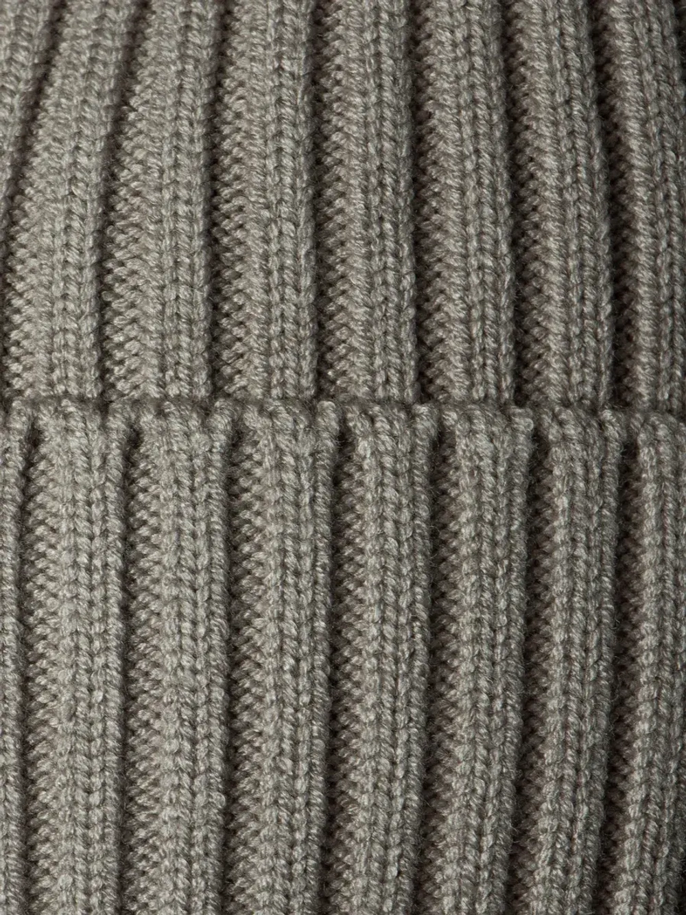 Шапка вязаная женская на осень