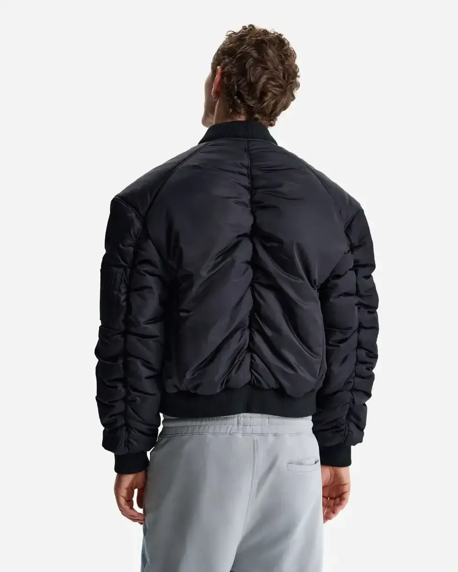 Бомбер из нейлона утепленный