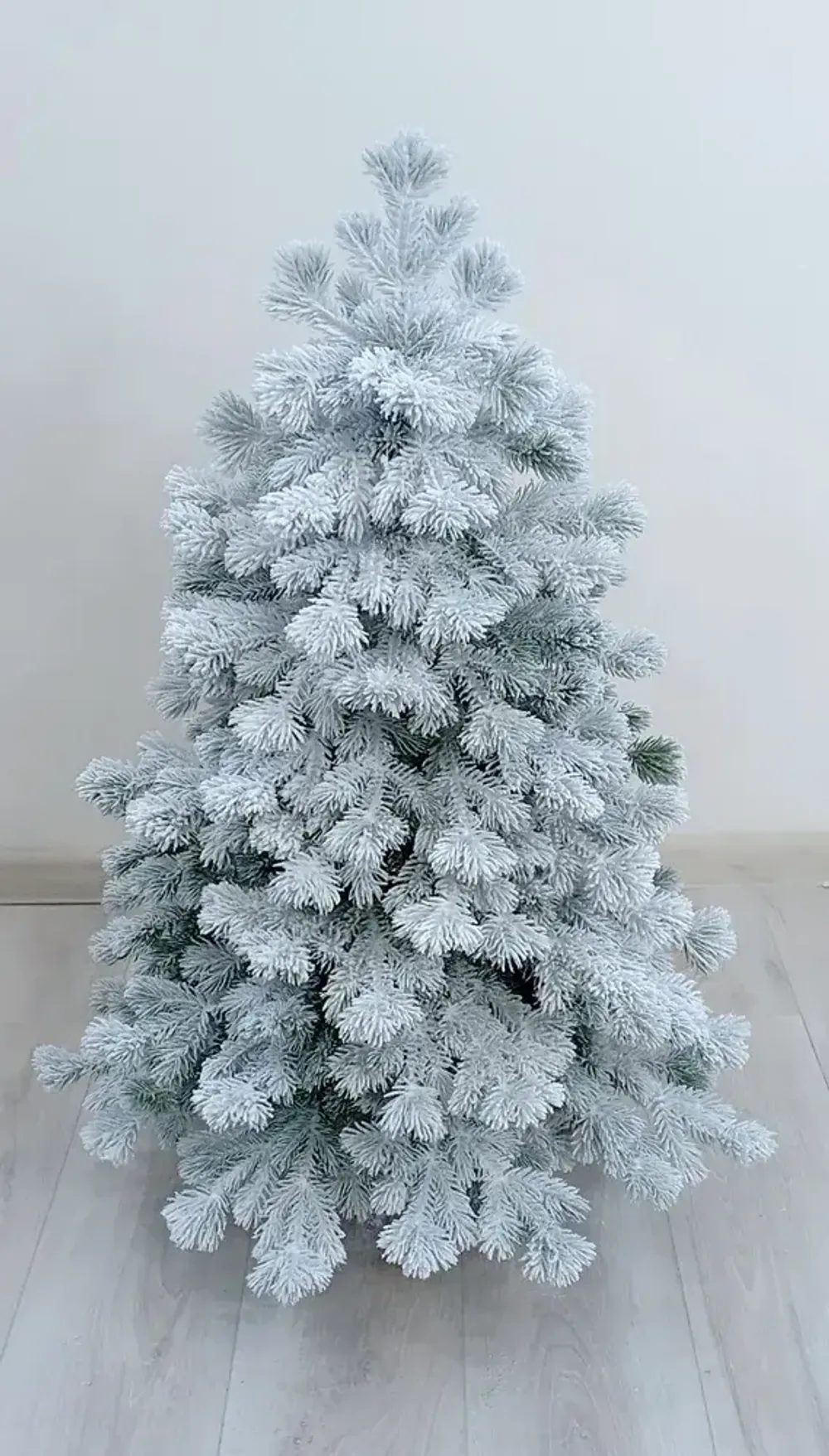 Заснеженная ель «Кадриль» (Литая хвоя) 120 см / 1,2 м