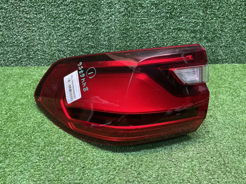 Фонарь левый внешний BMW X7 G07 (2019-2022)