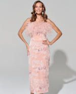 Корсетное платье из премиального бархата с вышивкой ручной работы и премиальными перьями страуса