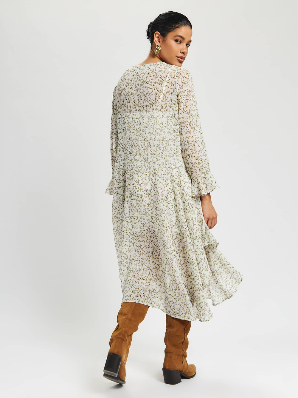 Платье Esthetic Code V-0825 Katy ( Petit)+комбинация Шифон и вискоза молочный с цветочным