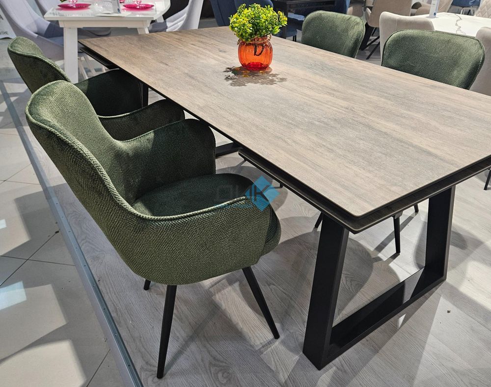 Стул DikLine 503 поворотный опоры чёрные