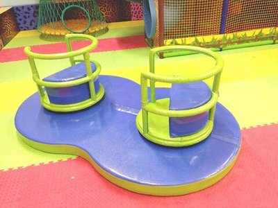 Карусель механическая "Двойные Чашки" (240х120х70 см)