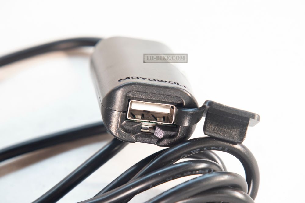 USB charger, slim, 1 slot, Fast charge. Handlebar/10mm Mirror mount. Motowolf
