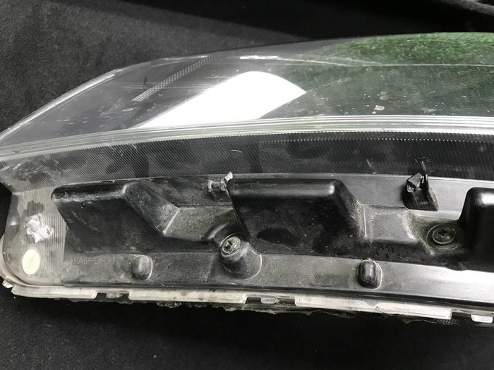 Стекло фары левое Kia Rio 4 FB (2017-2020)