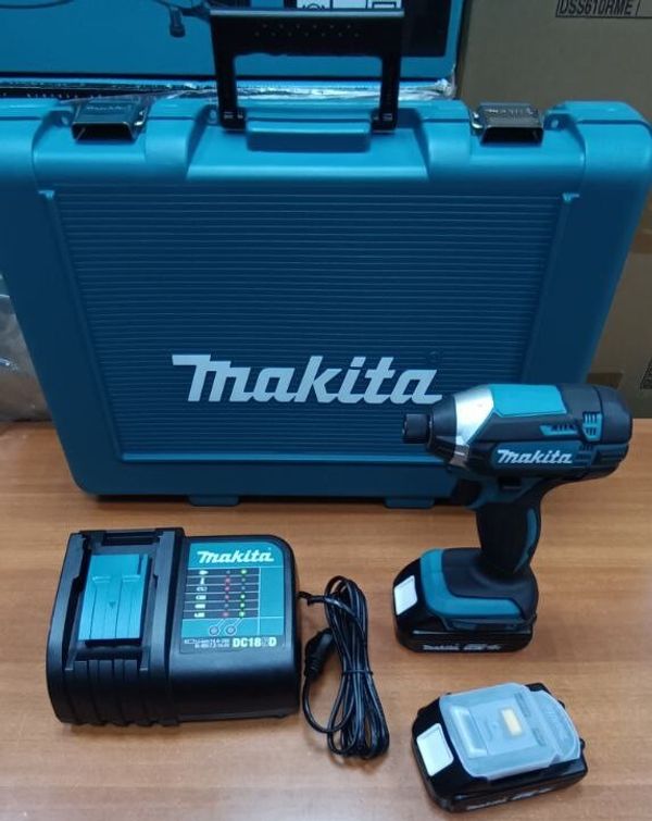 Аккумуляторный ударный шуруповерт Makita DTD152SYE