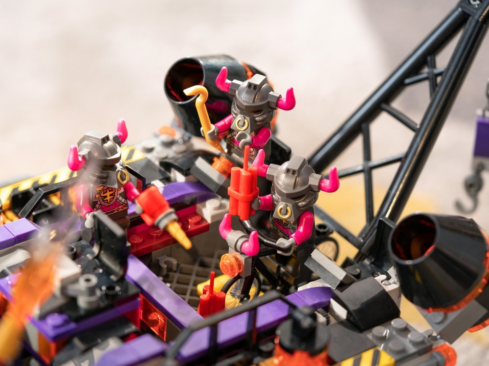 LEGO Monkie Kid: Огненный грузовик Ред Сана 80011 — Red Son's Inferno Truck — Лего Манки Кид