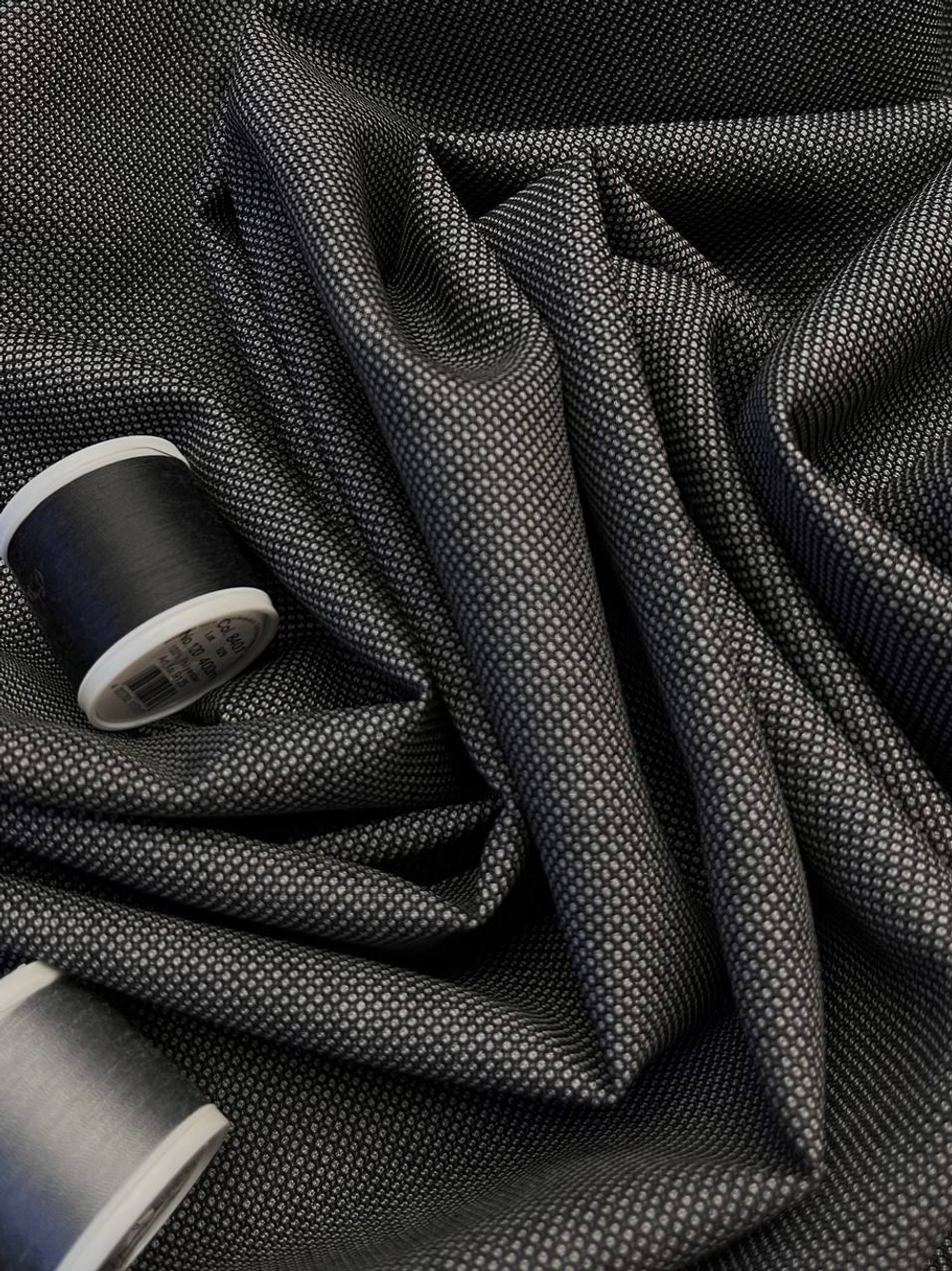 Шерсть черная в мелкий геометричный серый принт