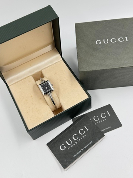 Часы Gucci 1900L с чёрным циферблатом
