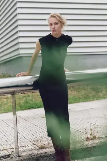 ZARA ПЛАТЬЕ МИДИ СО СБОРКОЙ, ЧЕРНЫЙ