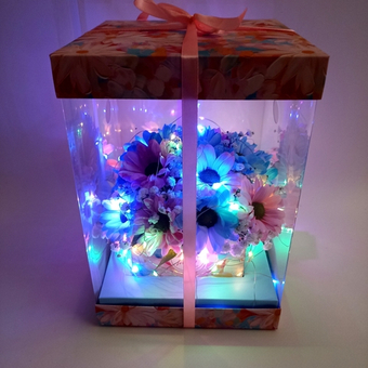 Светящийся букет хризантем в подарочной коробке Для тебя