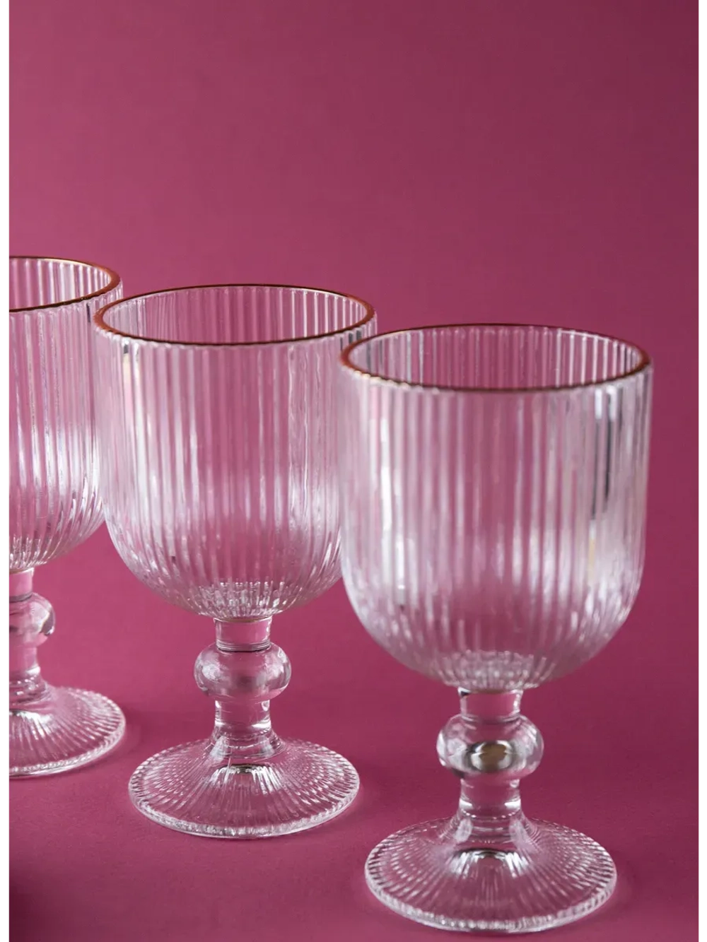 Набор ребристых бокалов вина, 380 мл. 6 шт. с золотой каймой