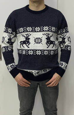 Темно-синий теплый джемпер с изображением оленей