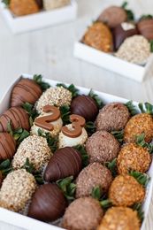 Набор клубники в шоколаде "23"