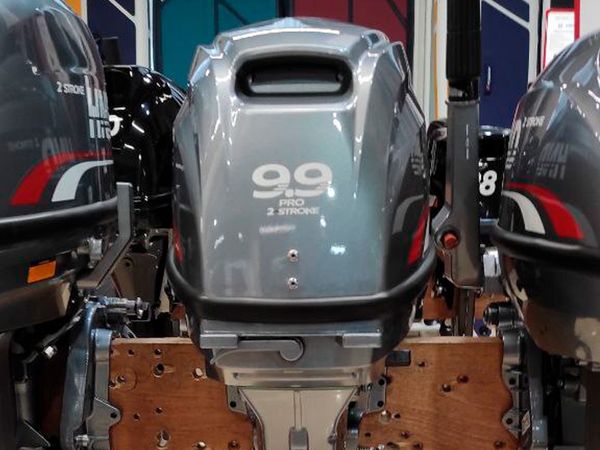 Преимущества двухтактных лодочных моторов для рыбалки и охоты