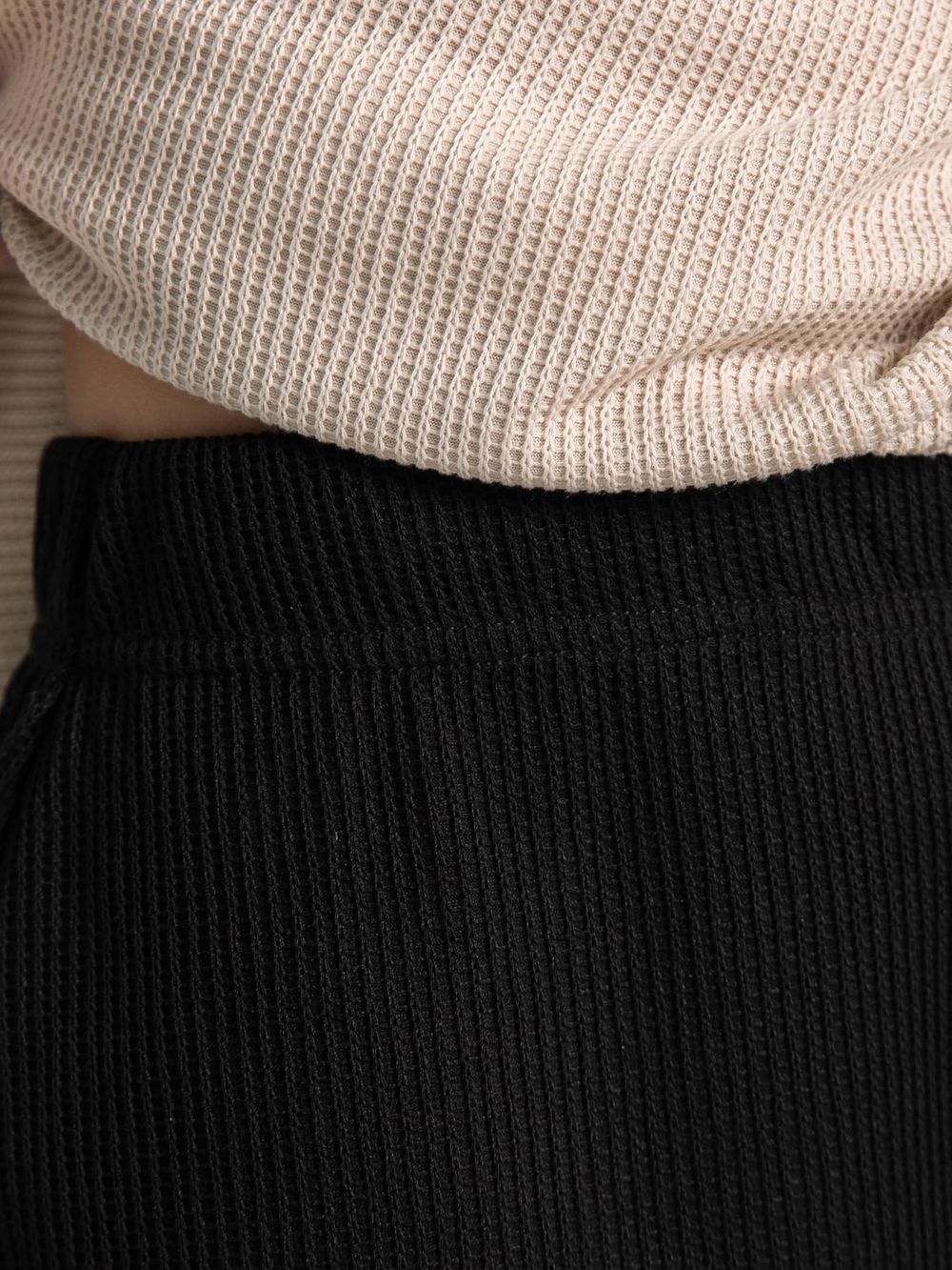 Костюм с юбкой Совершенство форм (бежево-черный) К15293-10М LT Collection