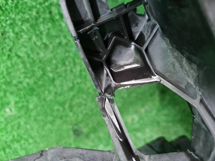 Кронштейн решетки VW Transporter T6 (2019-н.в.)