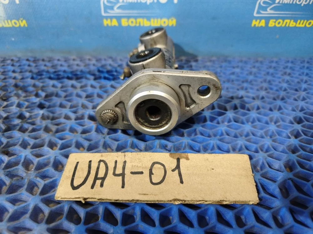 Главный тормозной цилиндр Honda INSPIRE 1999