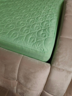 Наматрасник INVA защитный стеганный с бортиком 120 х 200 см / салатовый