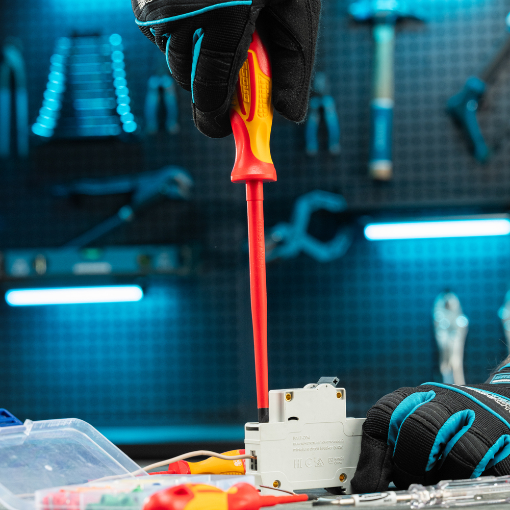 Набор отверток диэлектрических до 1000 В, 8 шт, тестер, CrMo, двухкомпонентные рукоятки Gross