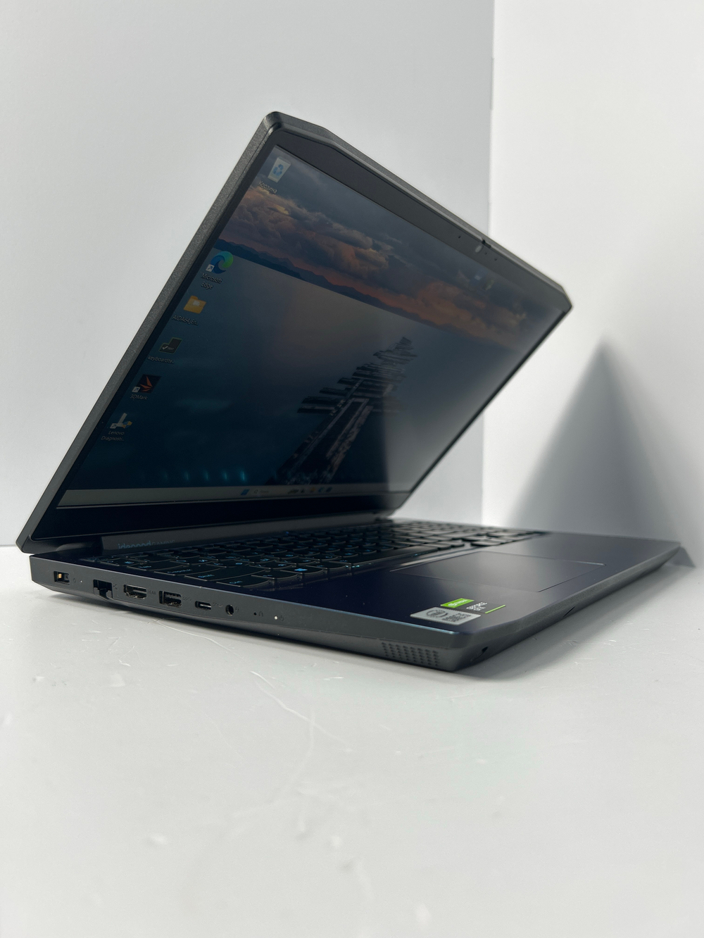 Ноутбук Lenovo IdeaPad Gaming 3 15IMH05 (81Y40099RK) 15.6"/Intel Core i5-10300H/RAM 8GB/SSD 512 GB/nVidia GeForce GTX 1650 Ti 4 Гб/IPS /1920x1080/DOS/Подсветка кл-ры: LED/синий. Состояние: C1