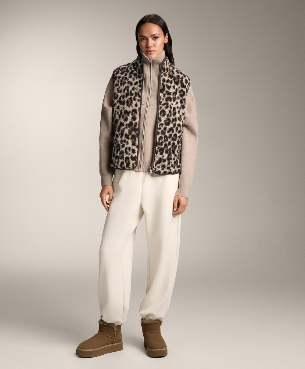 Oysho Жилет из искусственной овчины с леопардовым принтом, песочный меланж