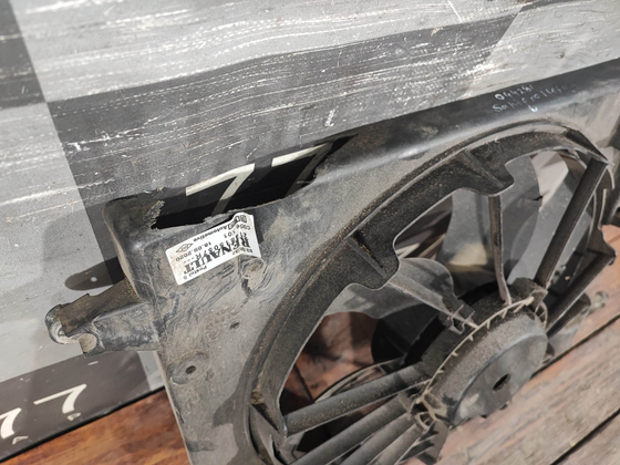 Диффузор с вентилятором Renault Logan 1, Sandero 1 04-16 Б/У Оригинал 214815057R