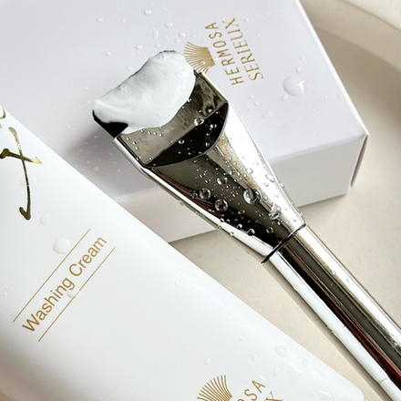 Омолаживающая пенка для умывания HERMOSA Serieux La Preparation X Washing Cream