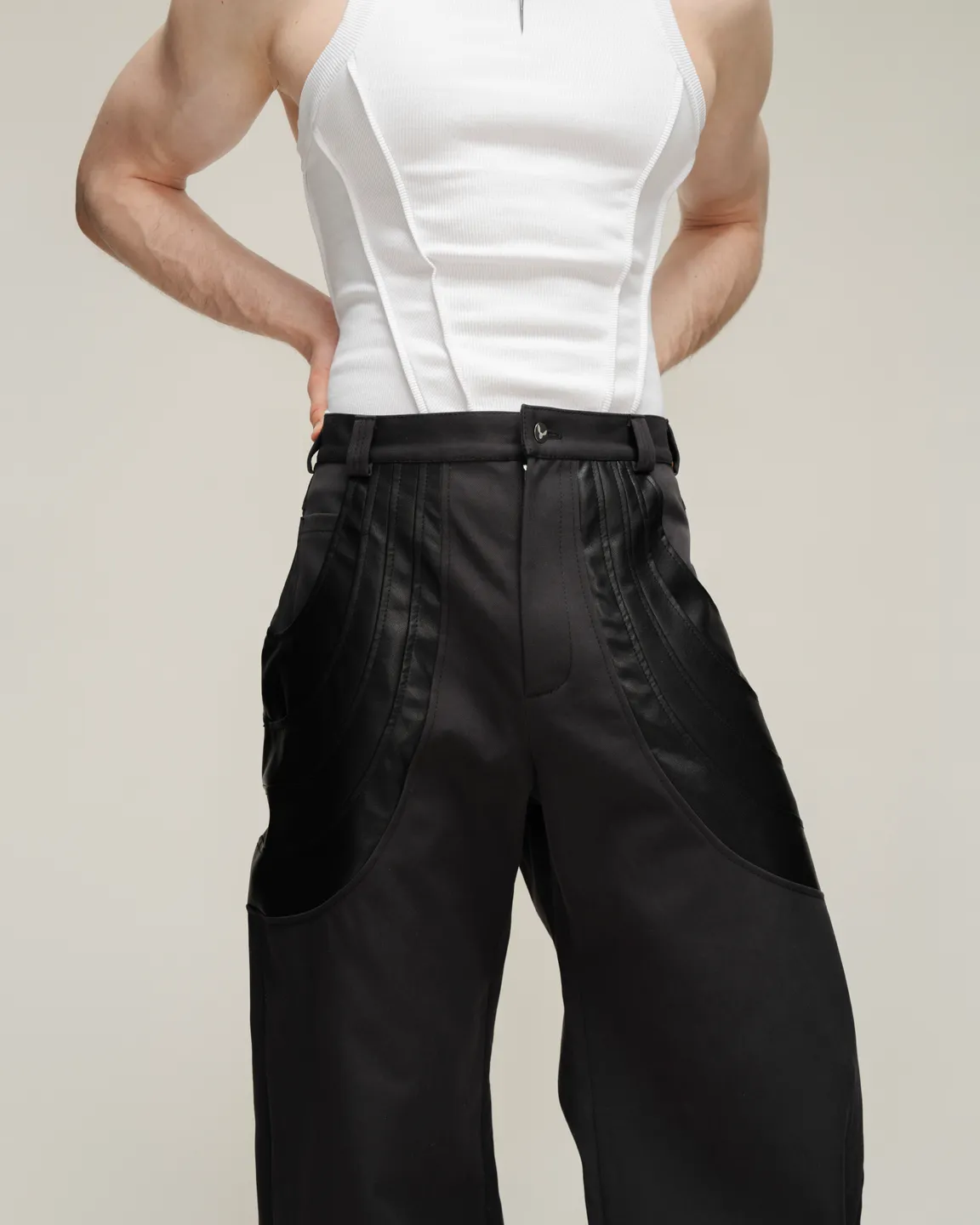 Черные брюки 