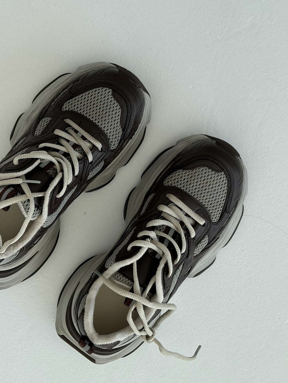 Кроссовки из натуральной кожи