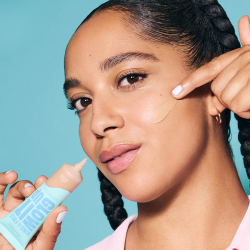 Rimmel Kind & Free Glow It Up - Легкий увлажняющий тональный крем, 30 ml