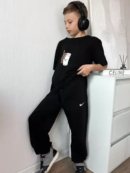 Костюм спортивный с футболкой