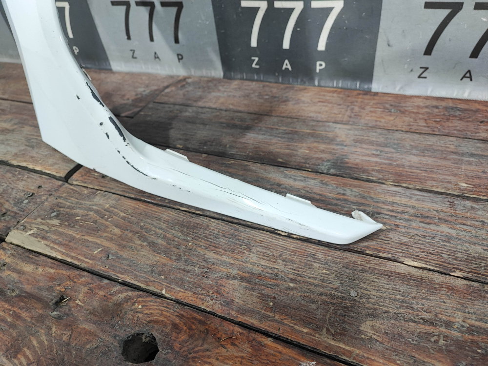 Накладка переднего бампера правая Geely Atlas 2 23-нв Б/У Оригинал 6010216700