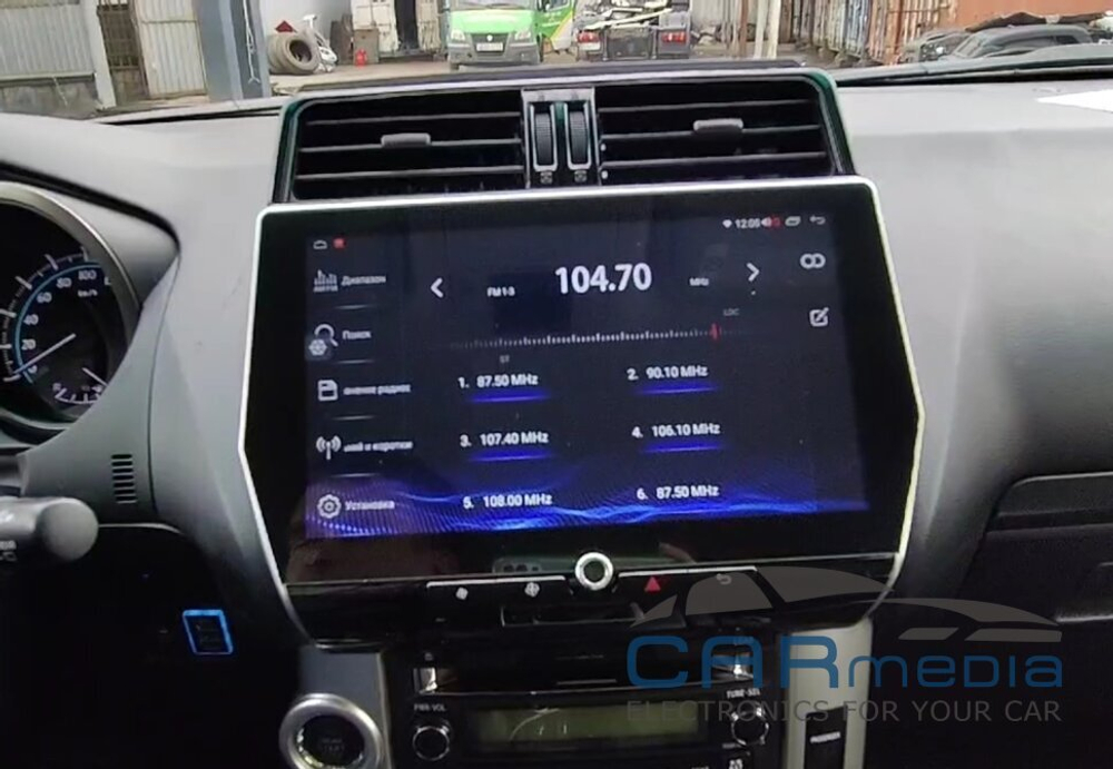 Магнитола для Toyota Land Cruiser Prado 150 2014-2017 (низкая комплектация) - Carmedia ZF-3009FL на Android 10, 6Гб+128Гб, 4G SIM-слот, CarPlay