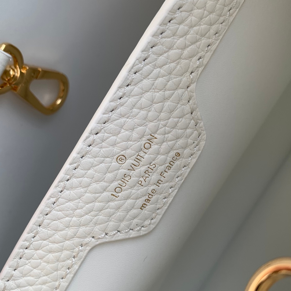 Louis Vuitton Capucines BB