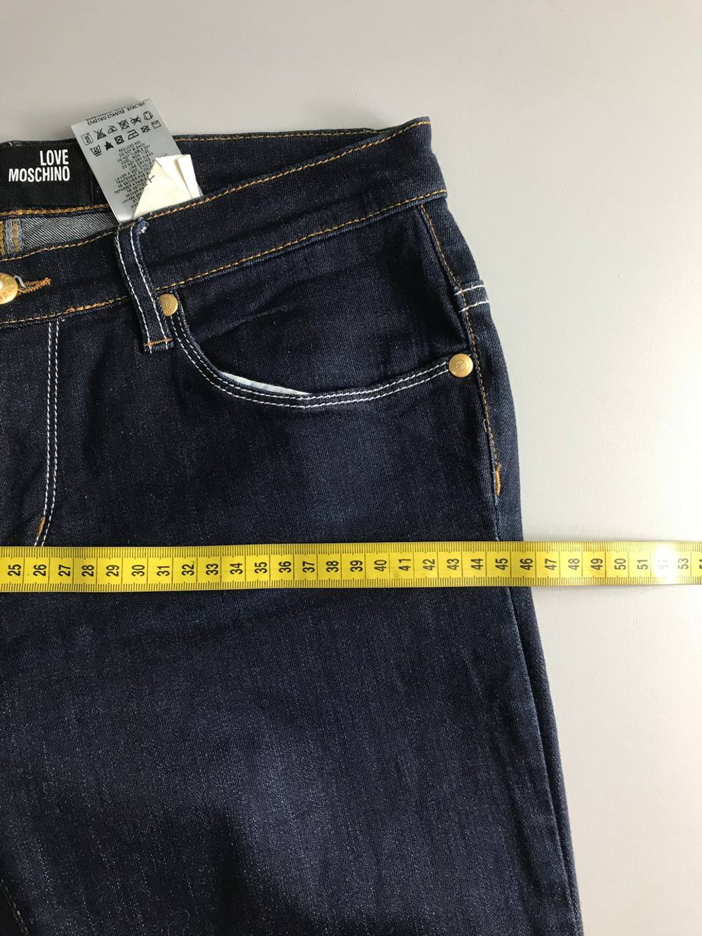 Джинсы Love Moschino стильные, маркировка 28, визуально на 46 размер