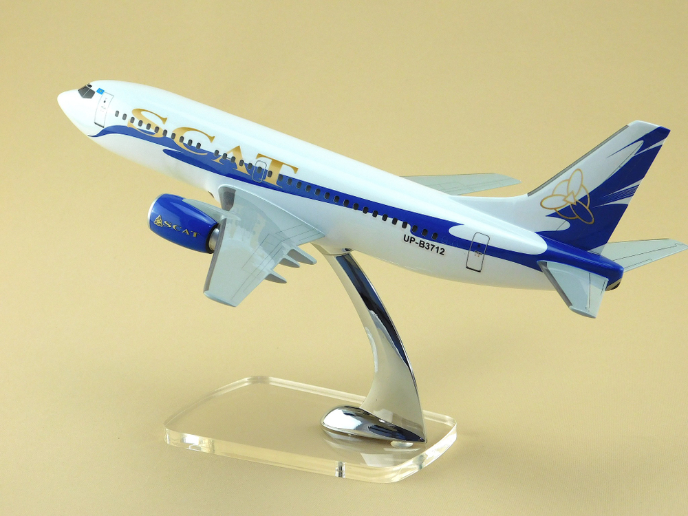 Модель самолета Boeing 737-300 (M1:100, SKAT)