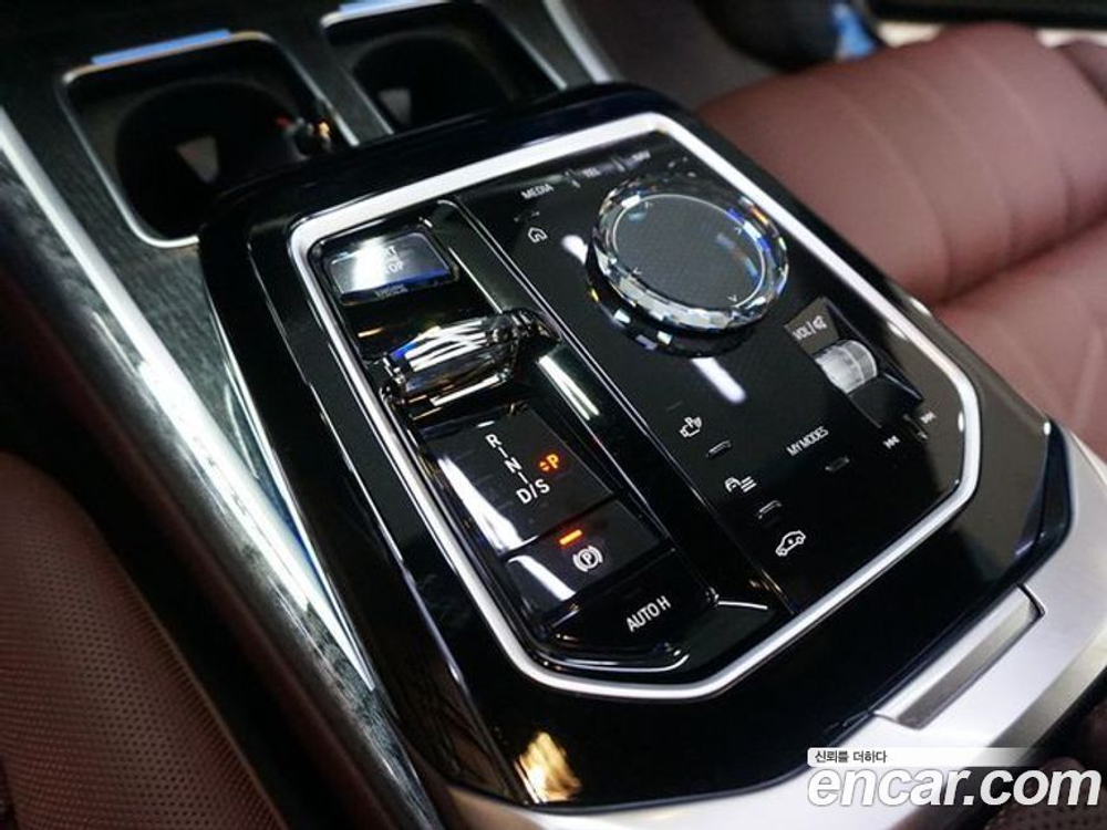 BMW 7 Series (G70) 740i sDrive M Sports (09.2023)