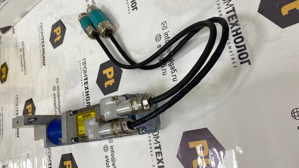 Siemens 1FK7022-5AK71-7TG0 б/у