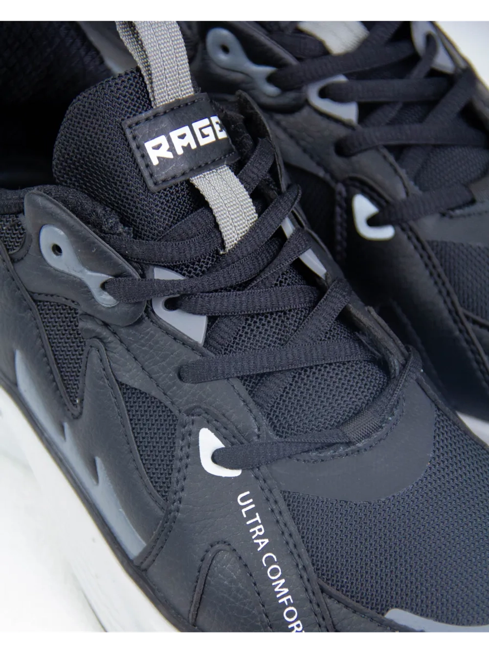 Спортивные кроссовки с амортизацией и подошвой MICHELIN