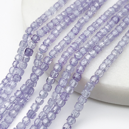 Фианит Куб бусины (кубический цирконий), цвет сиреневый, размер около 3 мм, цена за отрезок 17-18 см (1/2 нити)