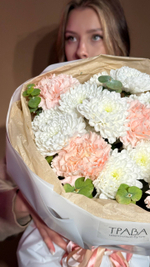 Букет "Весенняя нежность", хризантема и диантусы