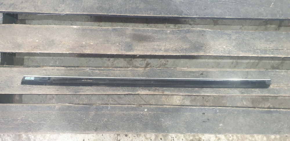 Молдинг двери передней правой Mercedes CLA C117 13-19 Б/У Оригинал A1177250282