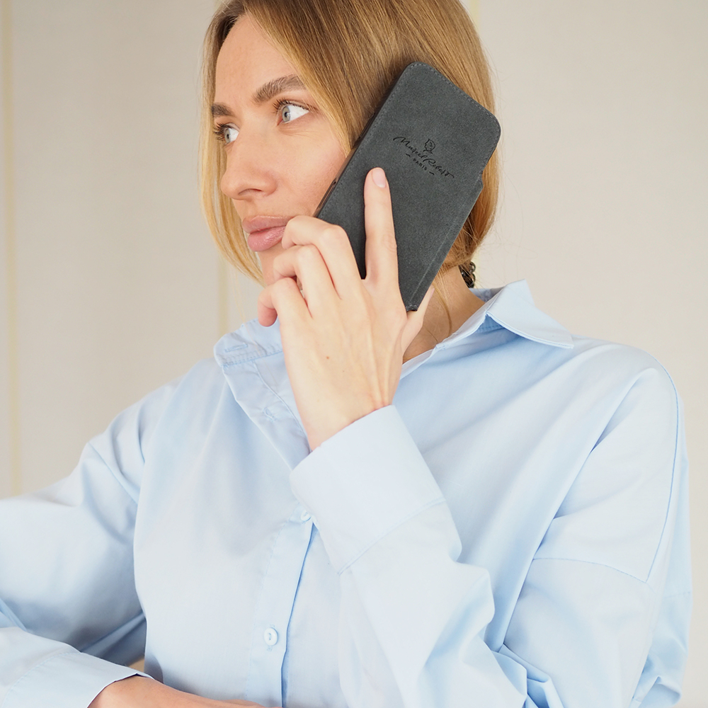 Чехол-книжка кожаная для iPhone 17 Pro, теленок черного цвета